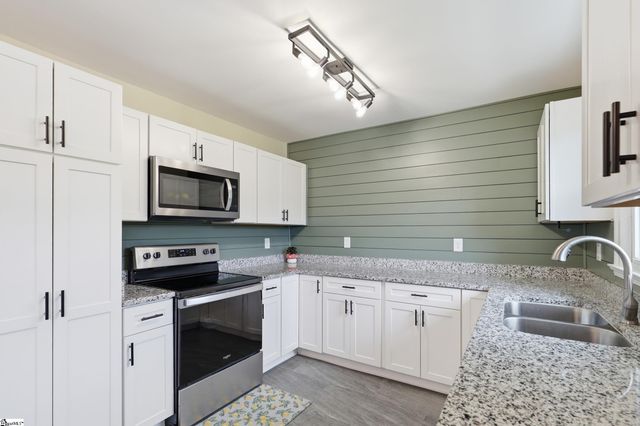23 Blue Mountain Drive, Greenville, SC 29617