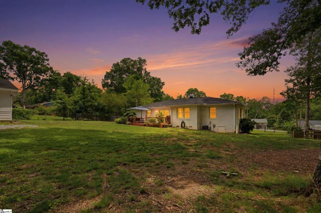 23 Blue Mountain Drive, Greenville, SC 29617