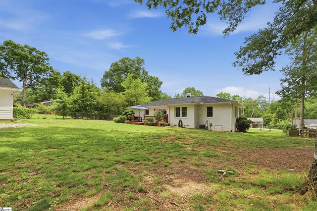 23 Blue Mountain Drive, Greenville, SC 29617