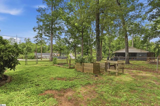 23 Blue Mountain Drive, Greenville, SC 29617