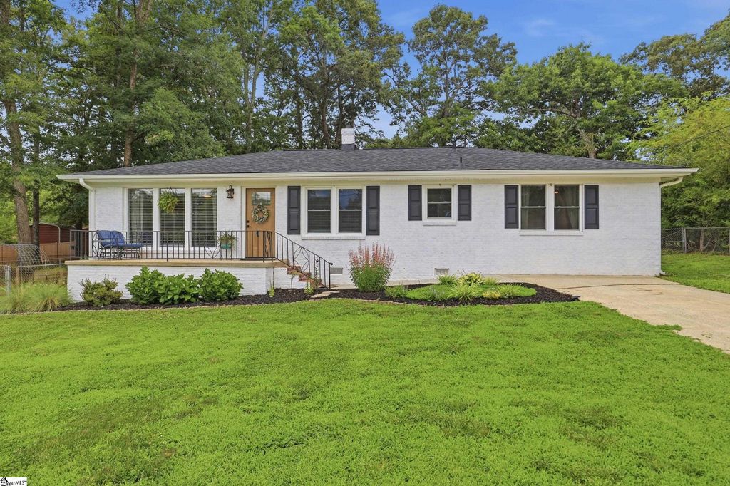23 Blue Mountain Drive, Greenville, SC 29617