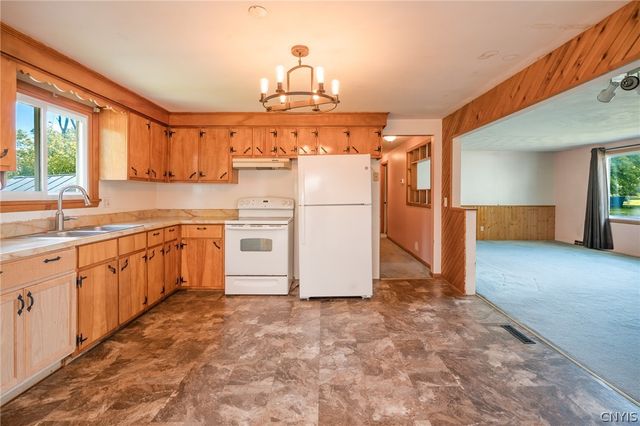 105 Ashford Court, Salina, NY 13211