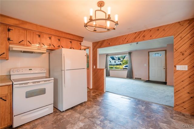 105 Ashford Court, Salina, NY 13211