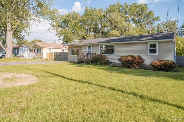 105 Ashford Court, Salina, NY 13211