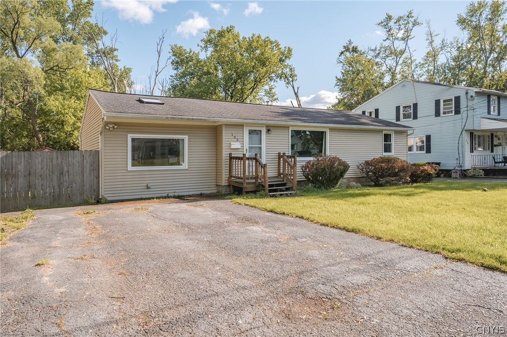 105 Ashford Court, Salina, NY 13211