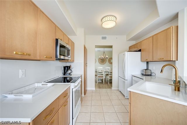 2230 Arielle DR 1902, Naples, FL 34109