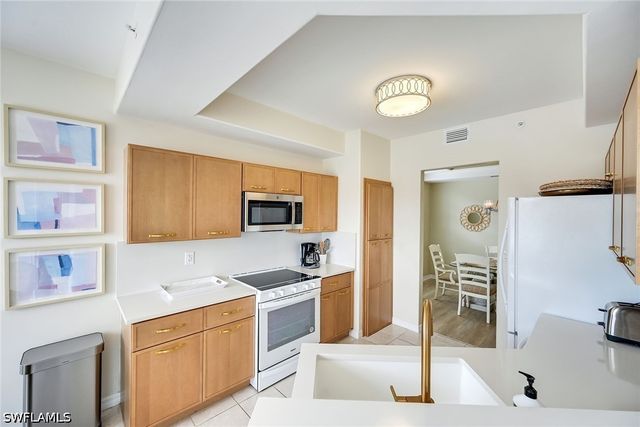 2230 Arielle DR 1902, Naples, FL 34109