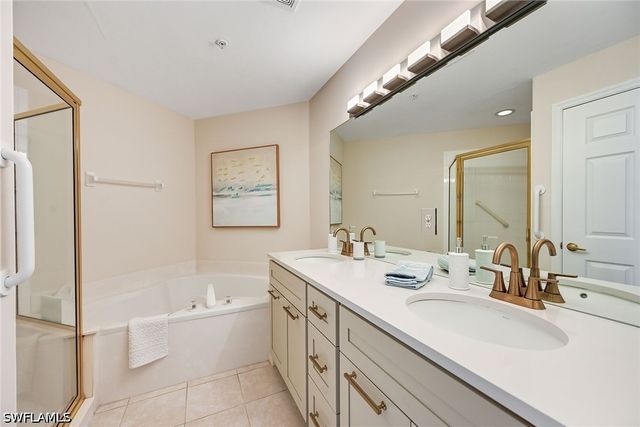 2230 Arielle DR 1902, Naples, FL 34109