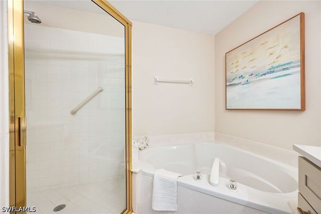 2230 Arielle DR 1902, Naples, FL 34109