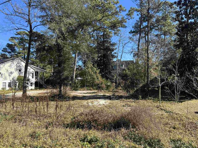 352 Lakeshore Dr., Pawleys Island, SC 29585