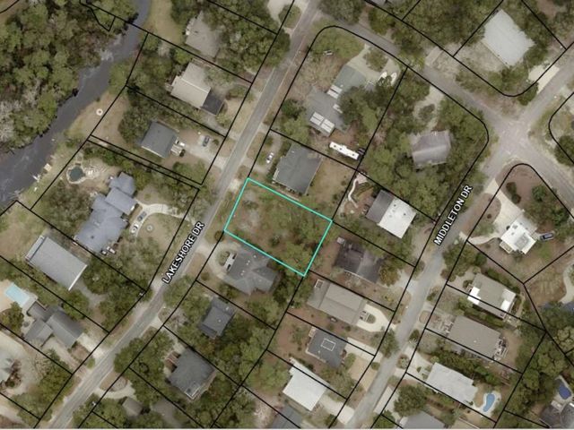 352 Lakeshore Dr., Pawleys Island, SC 29585