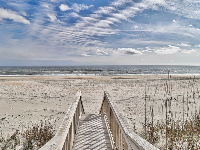 352 Lakeshore Dr., Pawleys Island, SC 29585