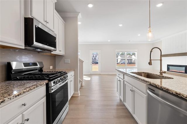 3546 Iron Hearth Bend, Snellville, GA 30039