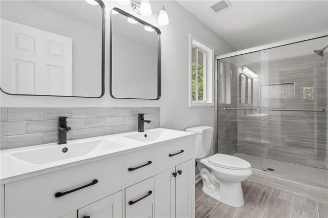 2131 Rolling Acres Drive SW, Conyers, GA 30094