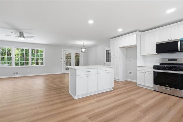 2131 Rolling Acres Drive SW, Conyers, GA 30094