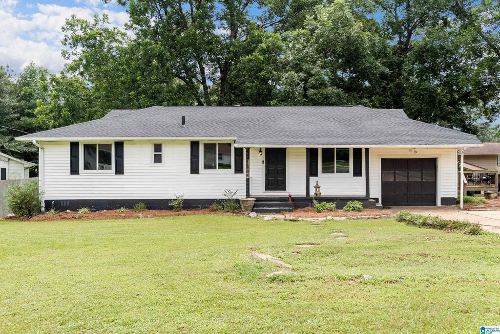 1400 GOLDEN DRIVE, Bessemer, AL 35023
