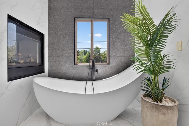 13964 Morrison Street, Sherman Oaks, CA 91423