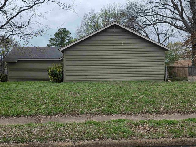 6070 WHISPER VALLEY DR, Memphis, TN 38141