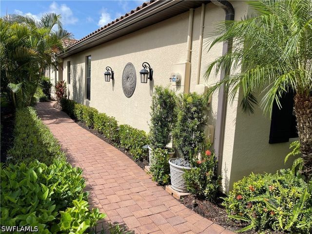 8328 Lucello TER N, Naples, FL 34114