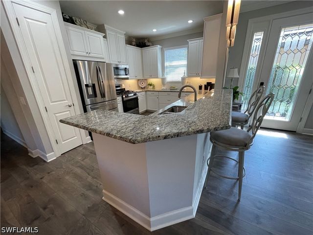 8328 Lucello TER N, Naples, FL 34114