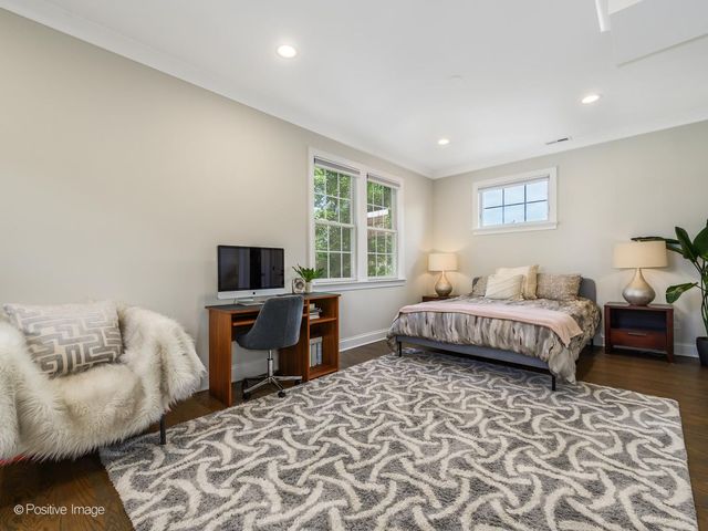 5948 W Grace Street, Chicago, IL 60634