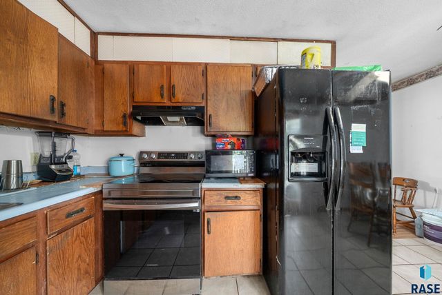 2012 E Tracy Ln Lane, Sioux Falls, SD 57103