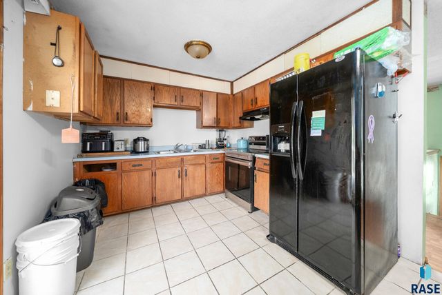 2012 E Tracy Ln Lane, Sioux Falls, SD 57103