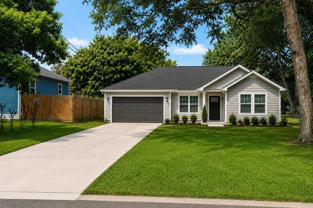 2606 N Houston Drive, La Marque, TX 77568