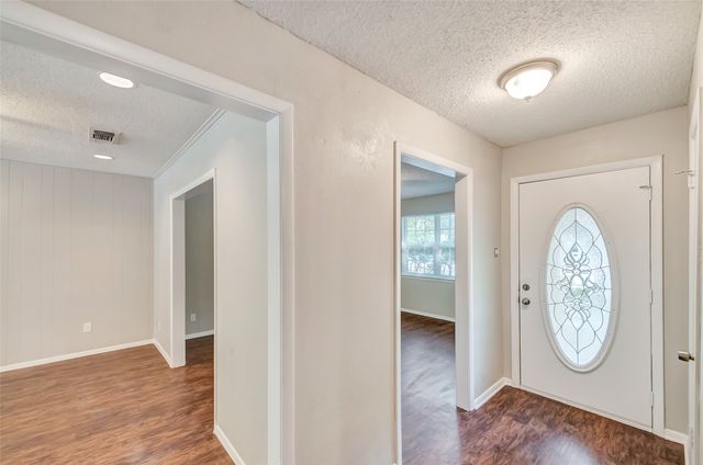 2833 Kingsbury Avenue, Richland Hills, TX 76118