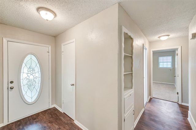 2833 Kingsbury Avenue, Richland Hills, TX 76118