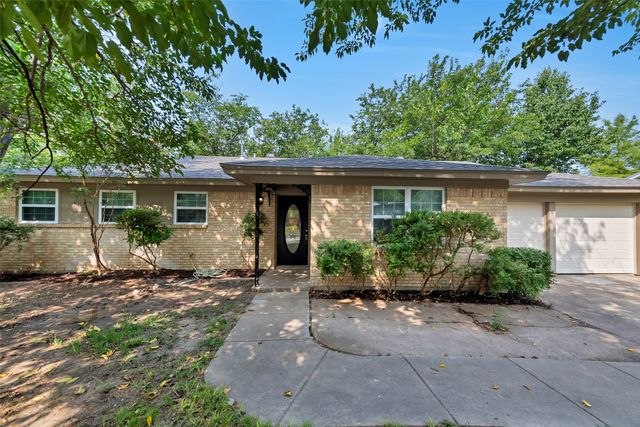 2833 Kingsbury Avenue, Richland Hills, TX 76118