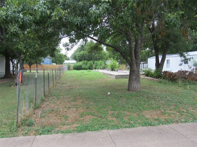 210 E E Carrie Manor RD, Manor, TX 78653