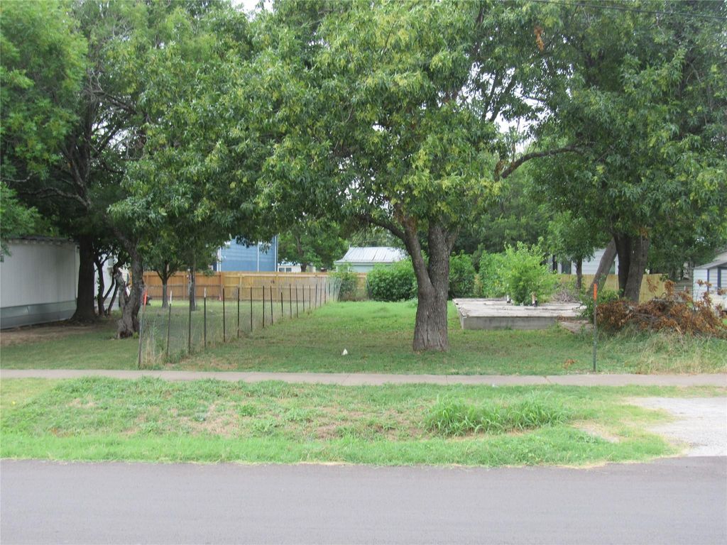 210 E E Carrie Manor RD, Manor, TX 78653