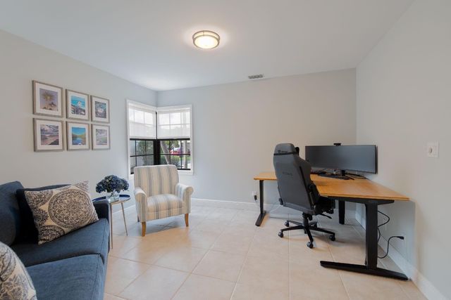 2524 La Cristal Circle, Palm Beach Gardens, FL 33410