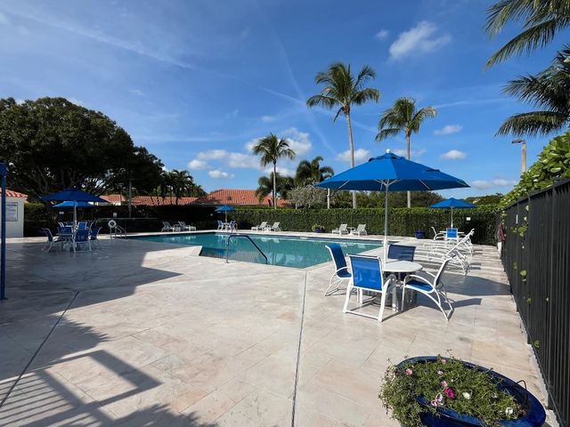 2524 La Cristal Circle, Palm Beach Gardens, FL 33410