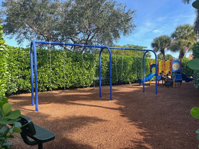 2524 La Cristal Circle, Palm Beach Gardens, FL 33410