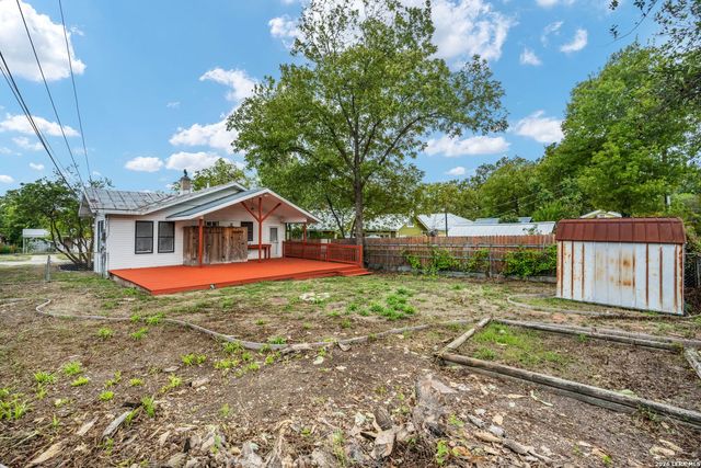 627 W MULBERRY AVE, San Antonio, TX 78212