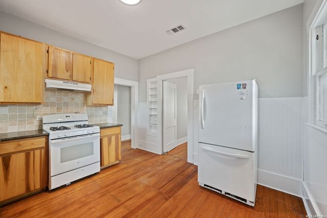 627 W MULBERRY AVE, San Antonio, TX 78212