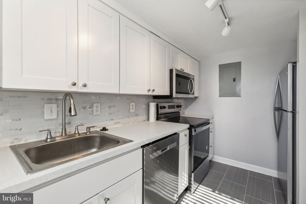 1112 SAVANNAH ST SE #31, Washington, DC 20032