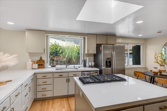 2758 Glorietta Circle, Santa Clara, CA 95051