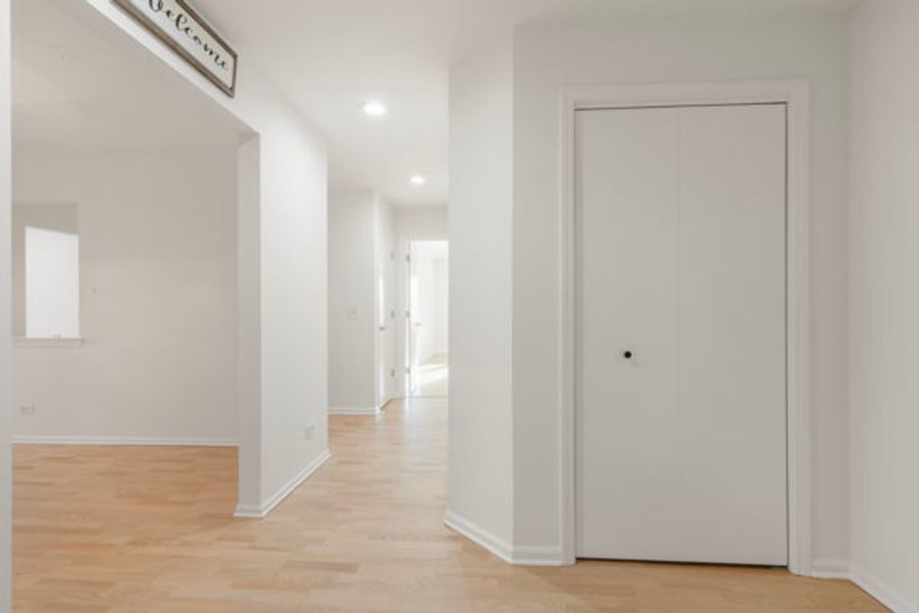 5320 N Lowell Avenue 506, Chicago, IL 60630 — photo 2