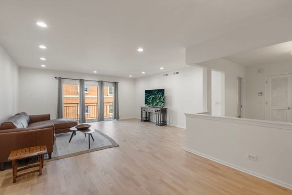 5320 N Lowell Avenue 506, Chicago, IL 60630 — photo 4