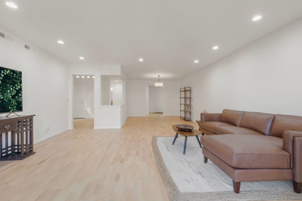 5320 N Lowell Avenue 506, Chicago, IL 60630 — photo 5