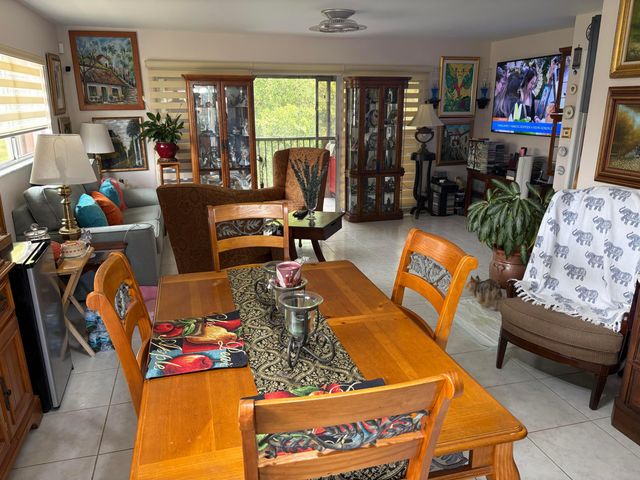 800 SW 142nd 401n, Pembroke Pines, FL 33027