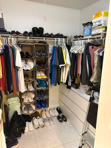 800 SW 142nd 401n, Pembroke Pines, FL 33027