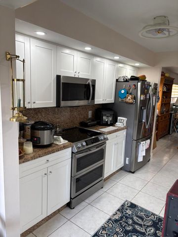 800 SW 142nd 401n, Pembroke Pines, FL 33027
