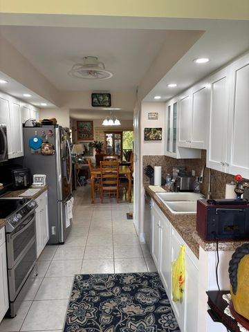 800 SW 142nd 401n, Pembroke Pines, FL 33027