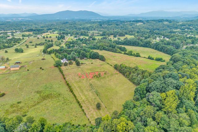 2932 Dickerson Mill RD, Bedford, VA 24523