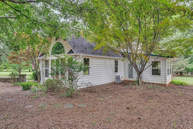 2932 Dickerson Mill RD, Bedford, VA 24523