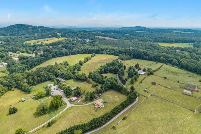 2932 Dickerson Mill RD, Bedford, VA 24523